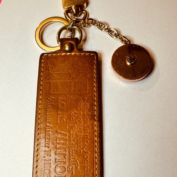 Louis Vuitton Tan Leather Key Holder - Picture 11 of 14